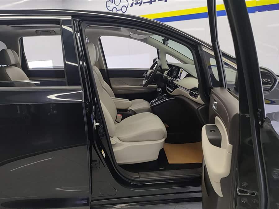 GAC Trumpchi M6 2019 car image #9