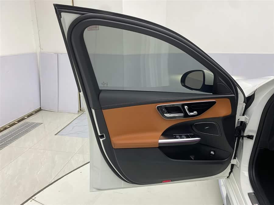 Mercedes-Benz C Class 2023 car image #9