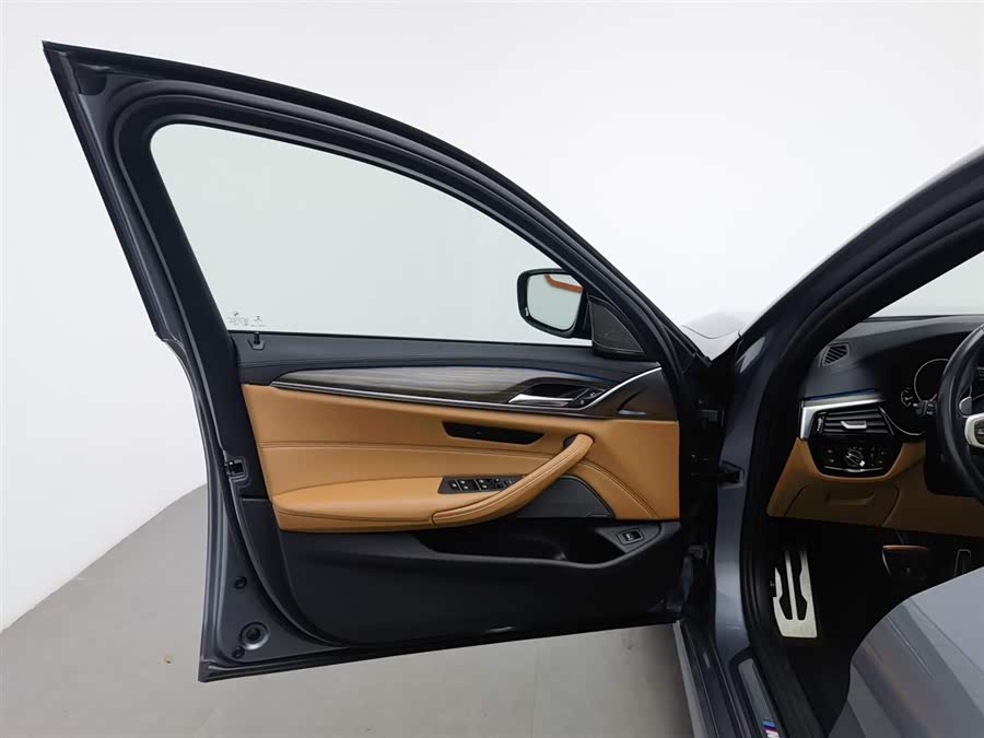 BMW 5 Series (Imported) 2018 #9 BMW 5 Series (Imported) 2018 car image #9