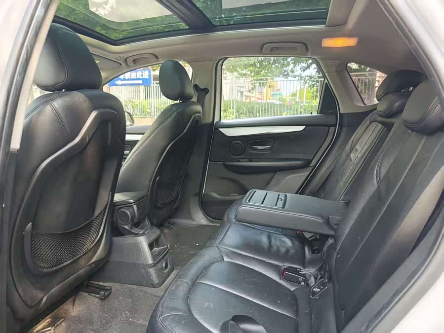 BMW 2 Series Tourer 2017 car image #9