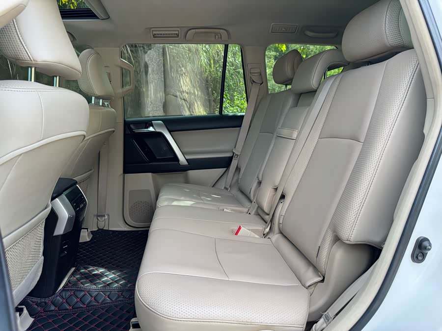 Toyota Land Cruiser Prado 2012 car image #9