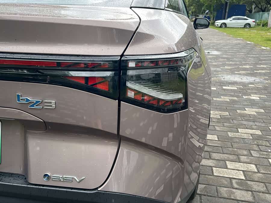 BYD e1 2023 #9 BYD e1 2023 car image #9