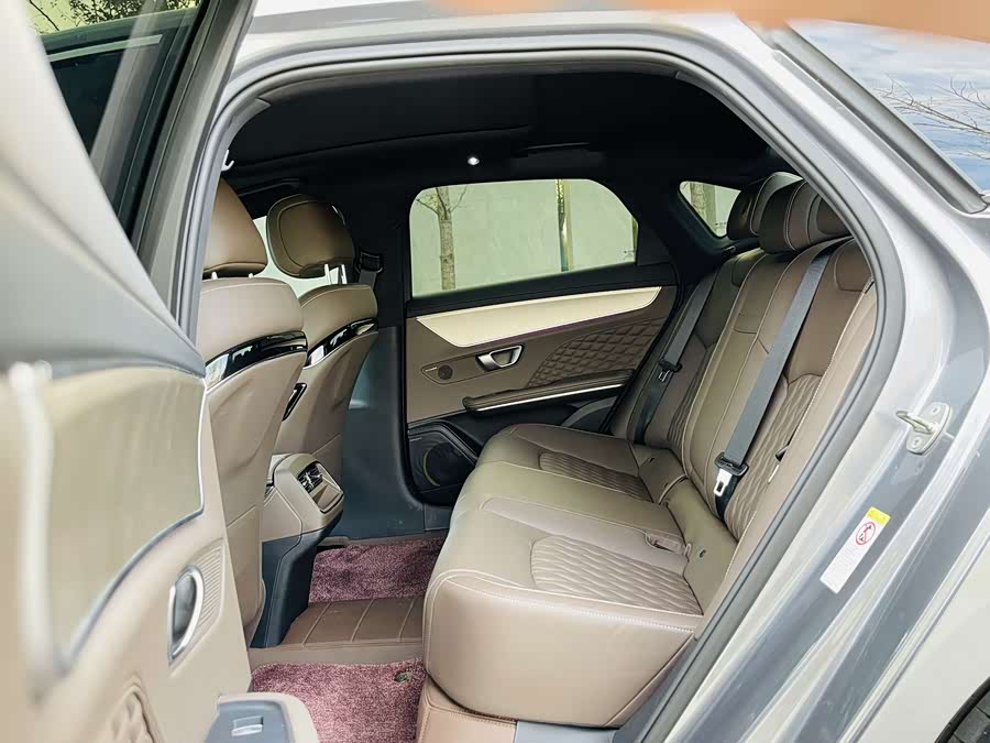 BYD Han 2023 car image #9