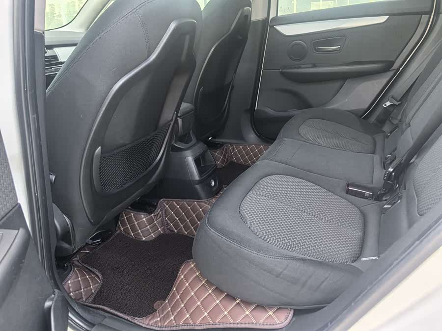 BMW 2 Series Tourer 2017 صورة سيارة #9