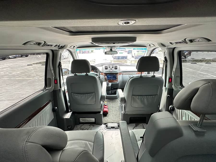 Mercedes-Benz Viano (Imported) 2008 car image #9