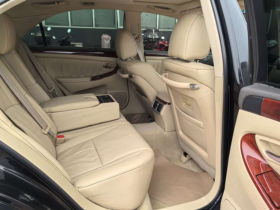 HongQi ShengShi 2009 car image #9