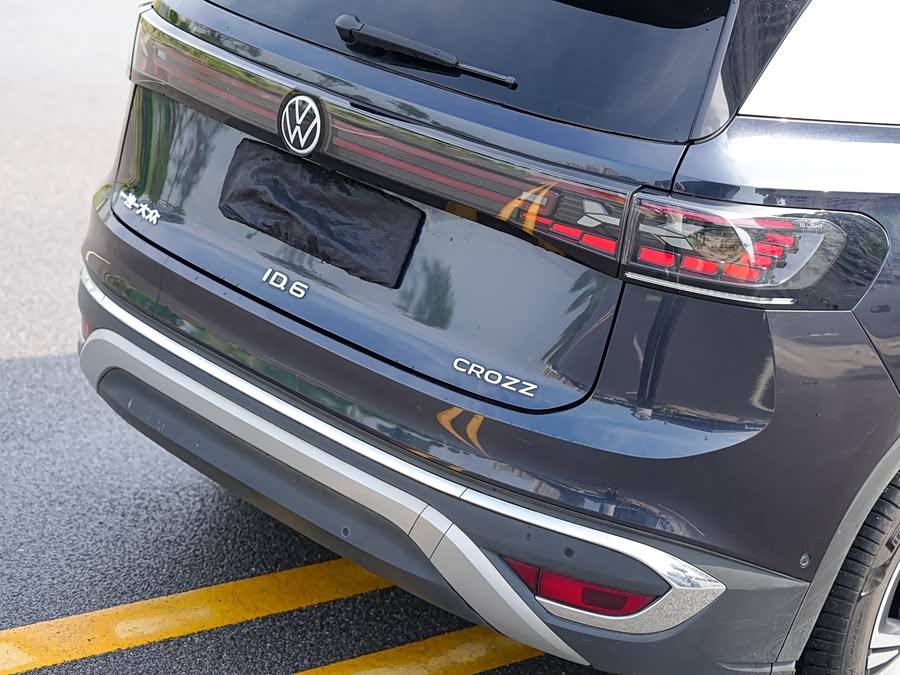 Volkswagen ID.6 Crozz 2023 immagine di auto #9