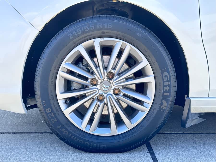 Citroen C4L 2015 car image #9