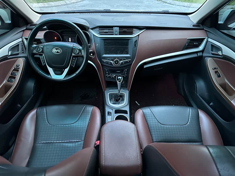 BYD G5 2015 #9 BYD G5 2015 изображение автомобиля #9