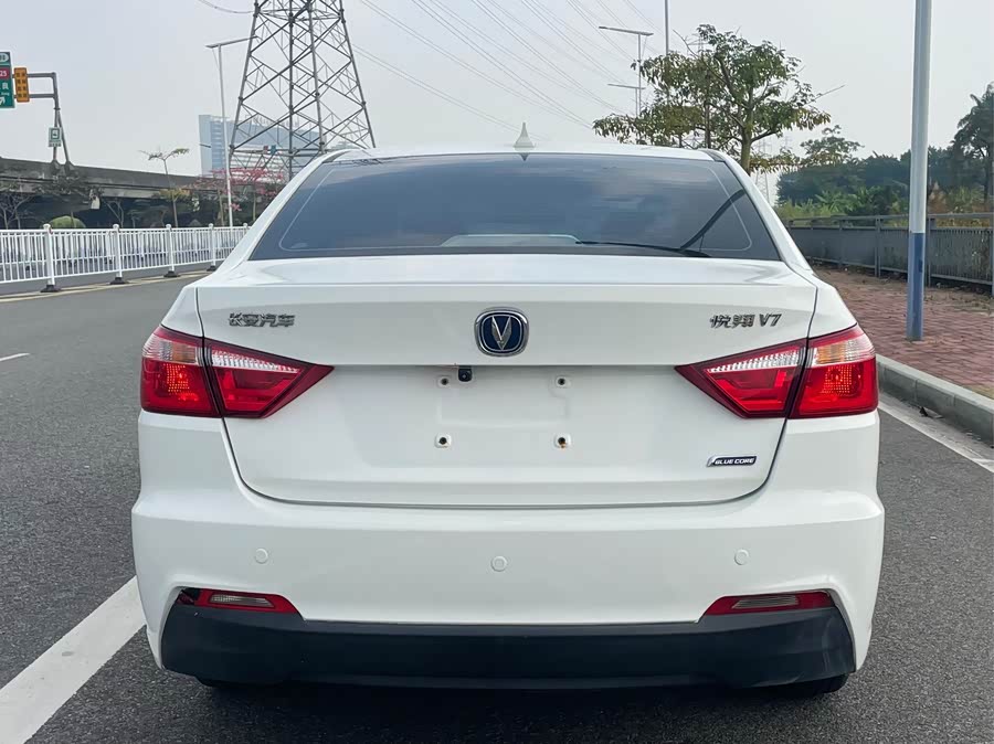 Changan Alsvin V7 2015 car image #9