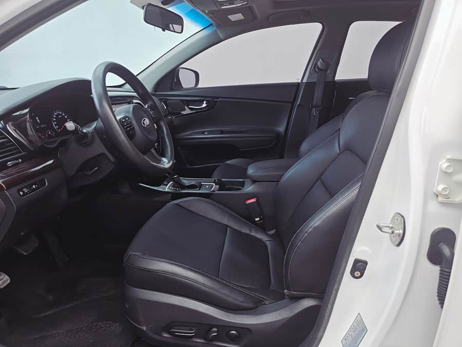 起亚 起亚K4 2015 汽车图片 #9