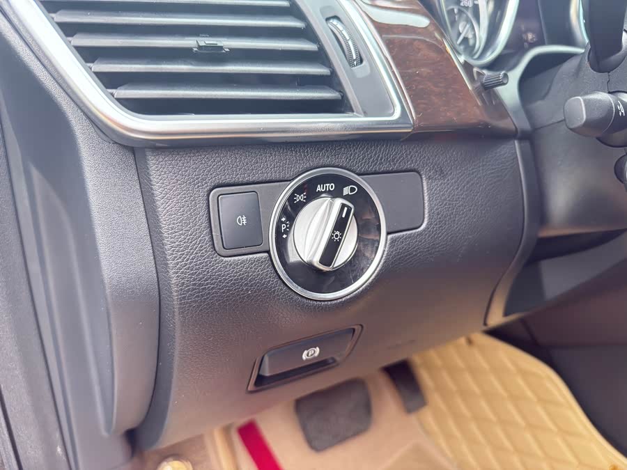 Mercedes-Benz GL Class 2017 immagine di auto #9