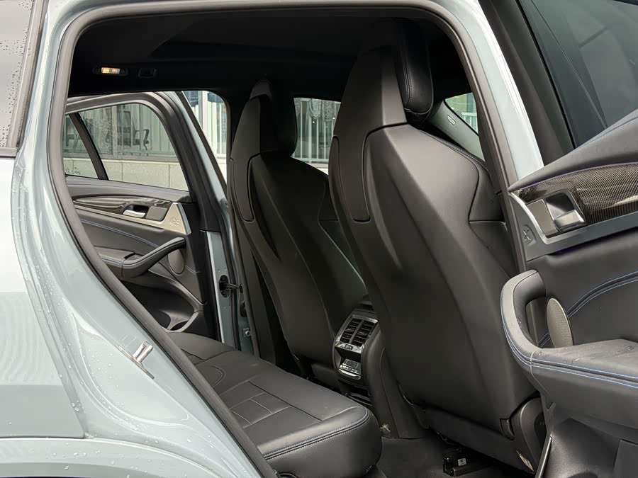 BMW X4 M40i 2024 #9 BMW X4 M40i 2024 car image #9