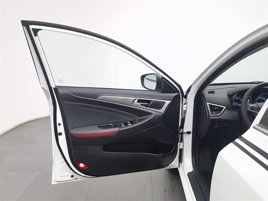 Changan Eado XT 2017 #9 Changan Eado XT 2017 изображение автомобиля #9