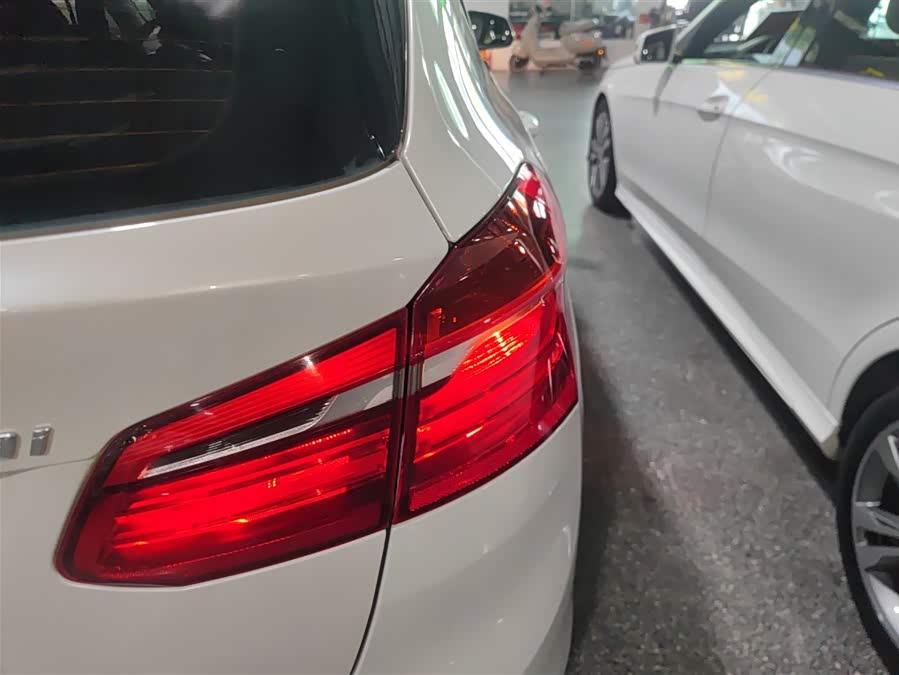 BMW 2 Series Tourer (Imported) 2015 #9 BMW 2 Series Tourer (Imported) 2015 car image #9