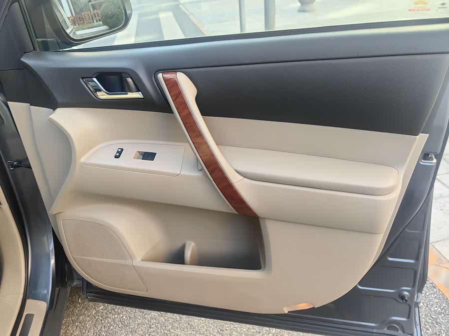 丰田 汉兰达 2010 汽车图片 #9