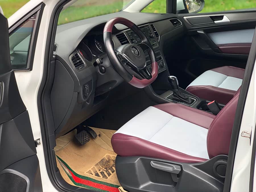 Volkswagen Golf Sportsvan 2018 car image #9