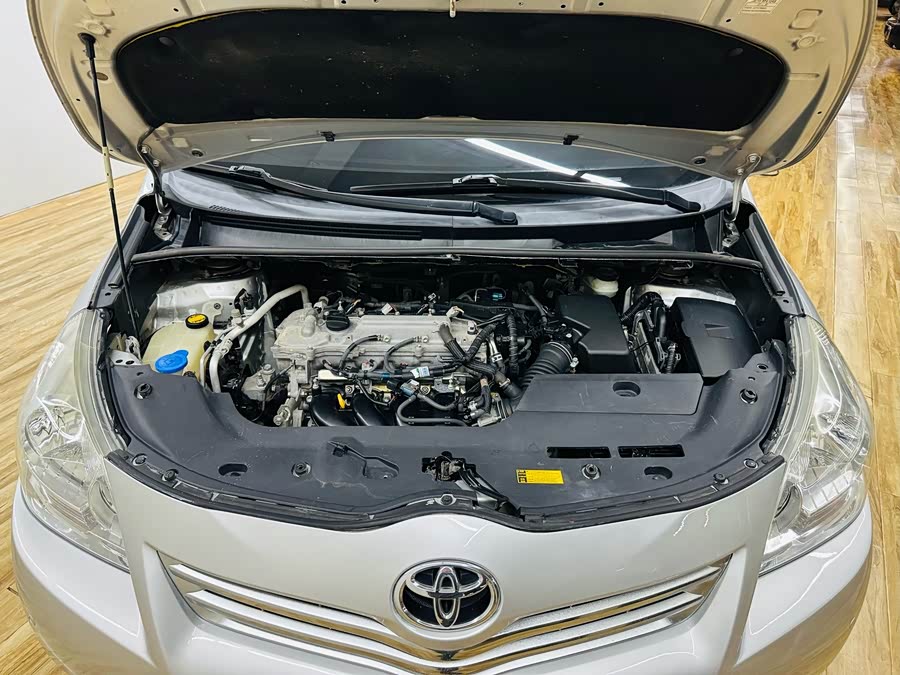 Toyota Reiz 2012 صورة سيارة #9