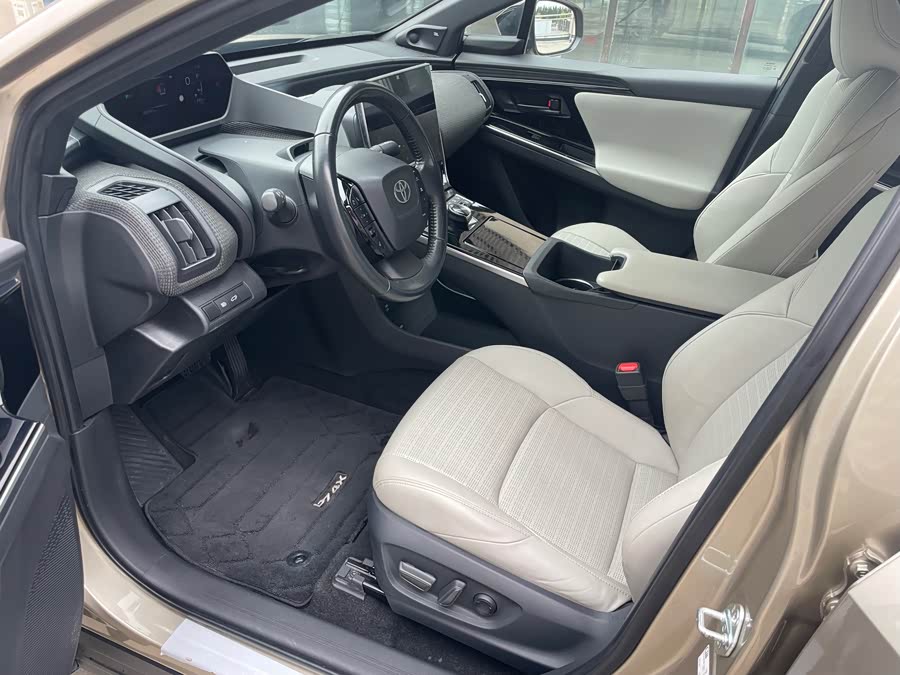 Toyota bZ4X 2022 immagine di auto #9