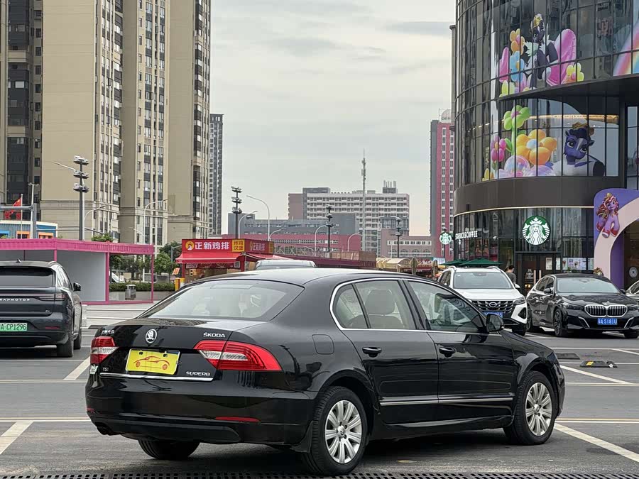 Skoda Superb 2013 car image #9