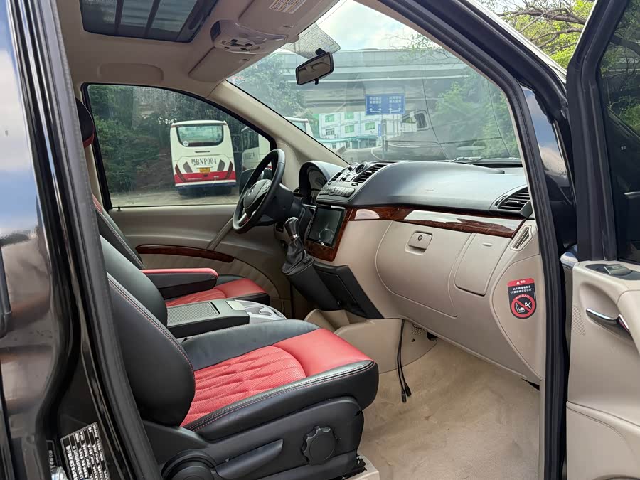 Mercedes-Benz Viano 2016 imagen de coche #9