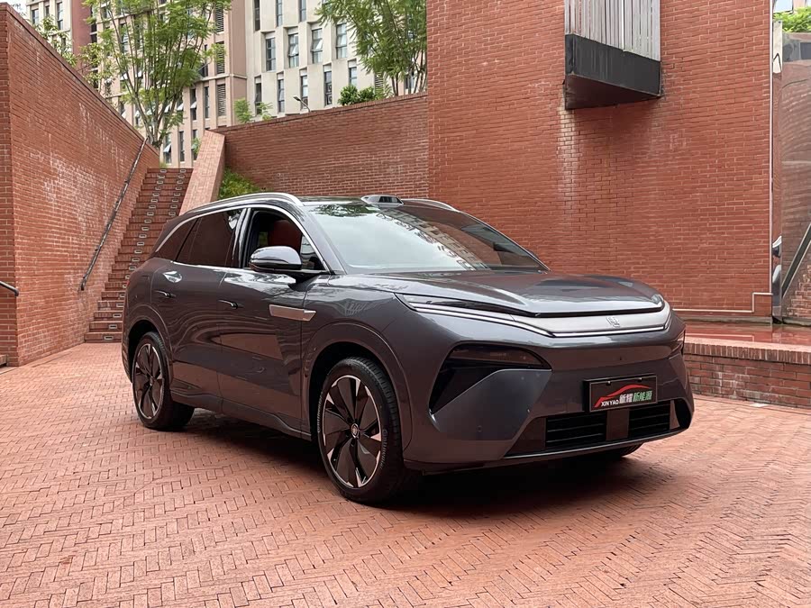 BYD Tang L 2025 immagine di auto #9