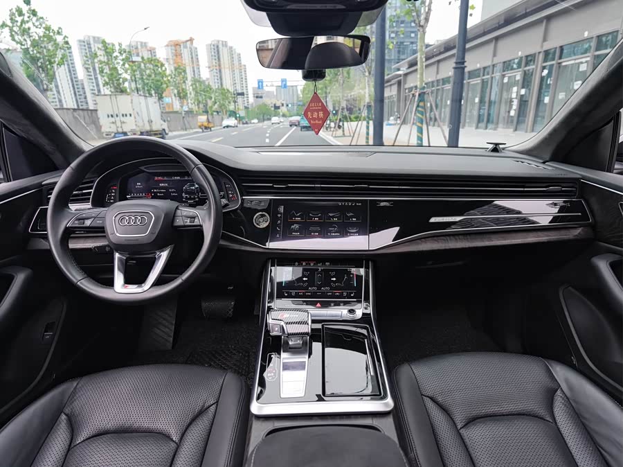 Audi Q8 2020 car image #9
