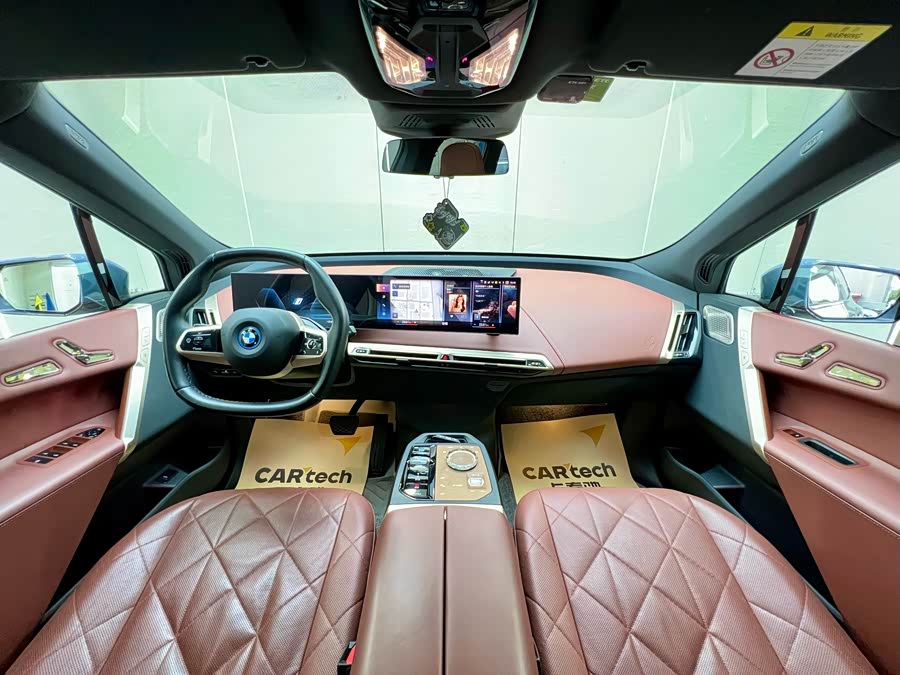 BMW iX M60 2023 car image #9