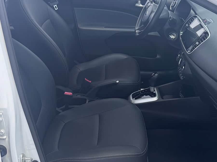 Kia Pegas 2021 image de voiture #9