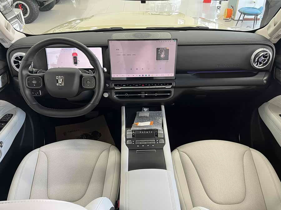 Tank 300 New Energy 2025 car image #9