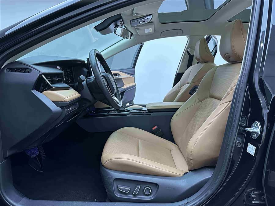 Toyota Camry 2024 car image #9