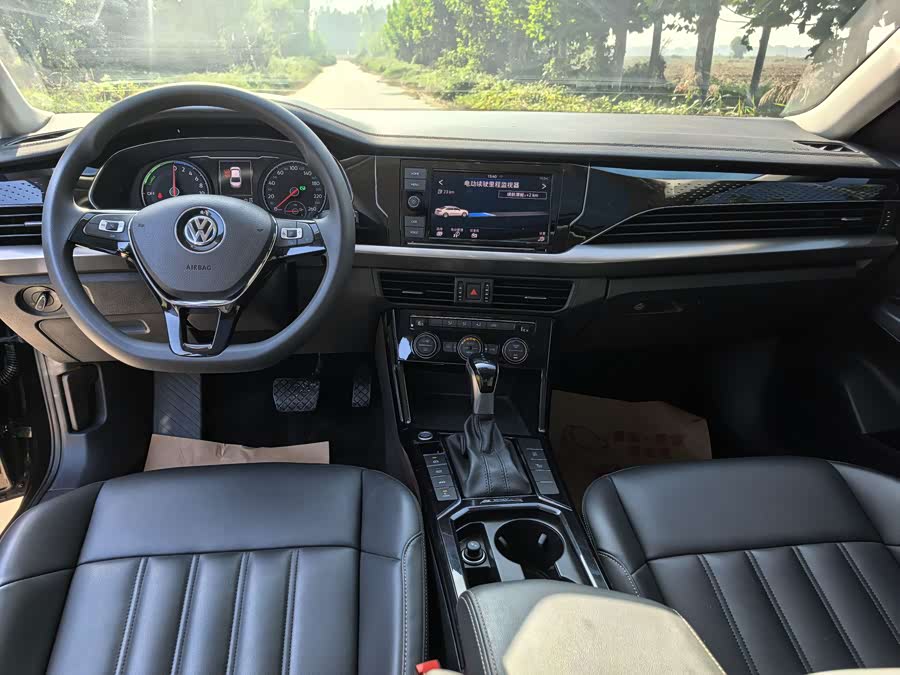 Volkswagen Passat New Energy 2019 immagine di auto #9