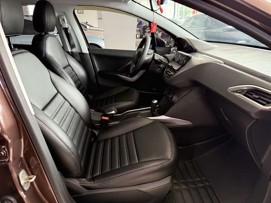 Peugeot 2008 2014 image de voiture #9