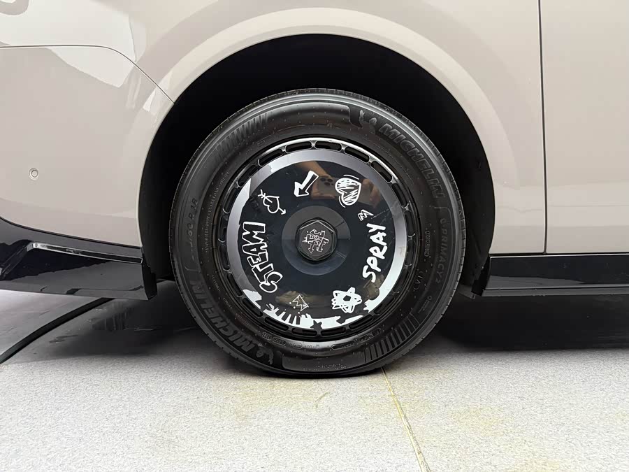 理想汽车 理想MEGA 2025 汽车图片 #9