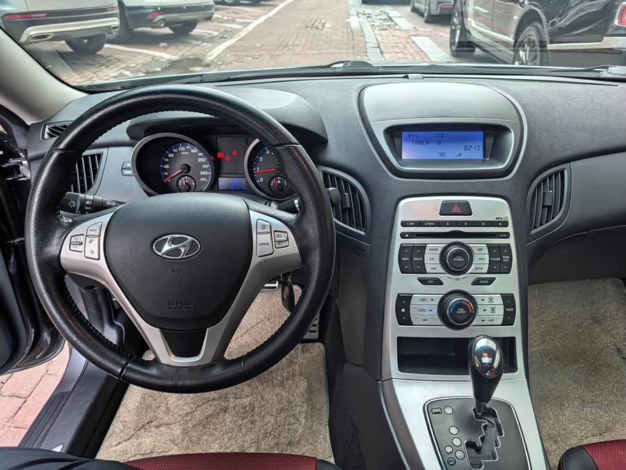 Hyundai Rohens-Coupe 2010 car image #9