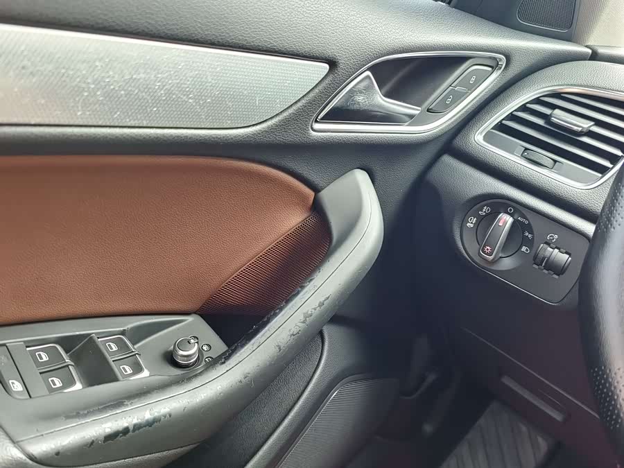 Audi Q3 (Imported) 2013 car image #9