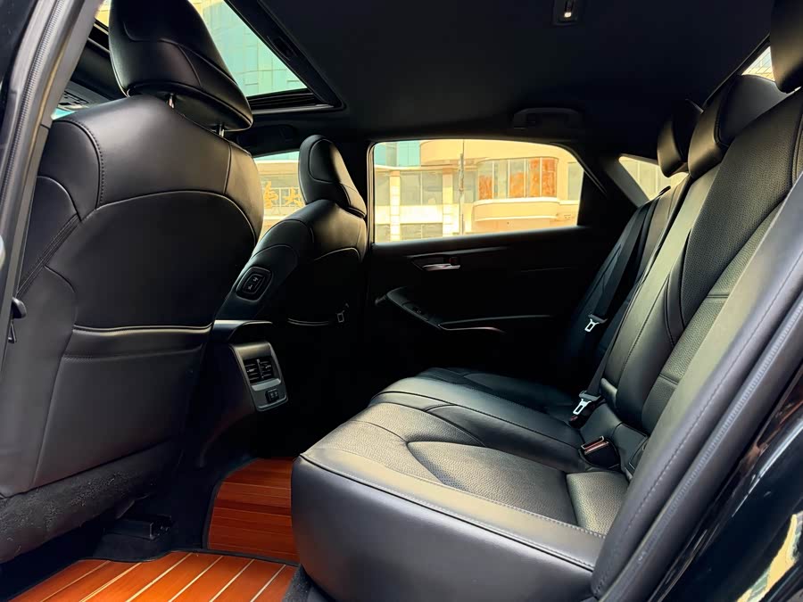 Toyota Avalon 2021 car image #9