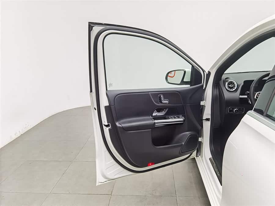 Mercedes-Benz B Class 2021 car image #9