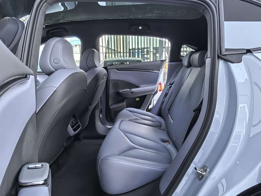 Xpeng G7 2025 صورة سيارة #9