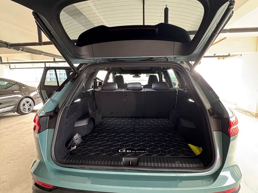 Audi Q5 e-tron 2023 immagine di auto #9