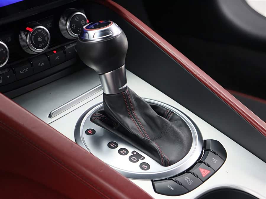 Audi TTS 2013 car image #9