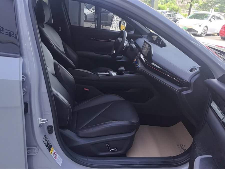 Changan UNI-V 2023 car image #9