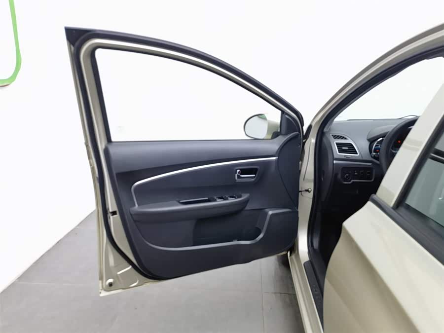 Kaiyi E3 2018 #9 Kaiyi E3 2018 car image #9