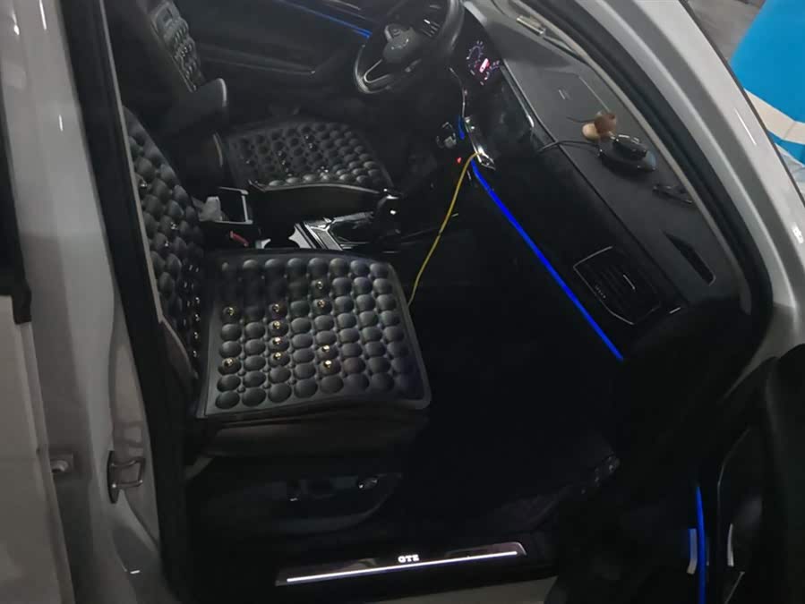 Volkswagen Tayron GTE 2021 car image #9