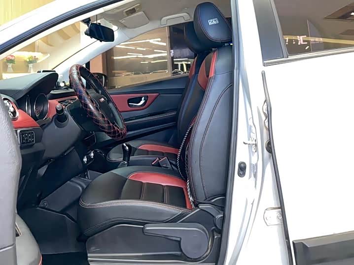 Haval H1 2015 car image #9