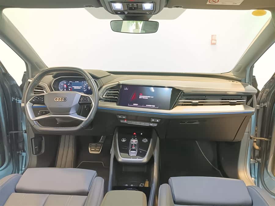 Audi Q4 e-tron 2024 immagine di auto #9