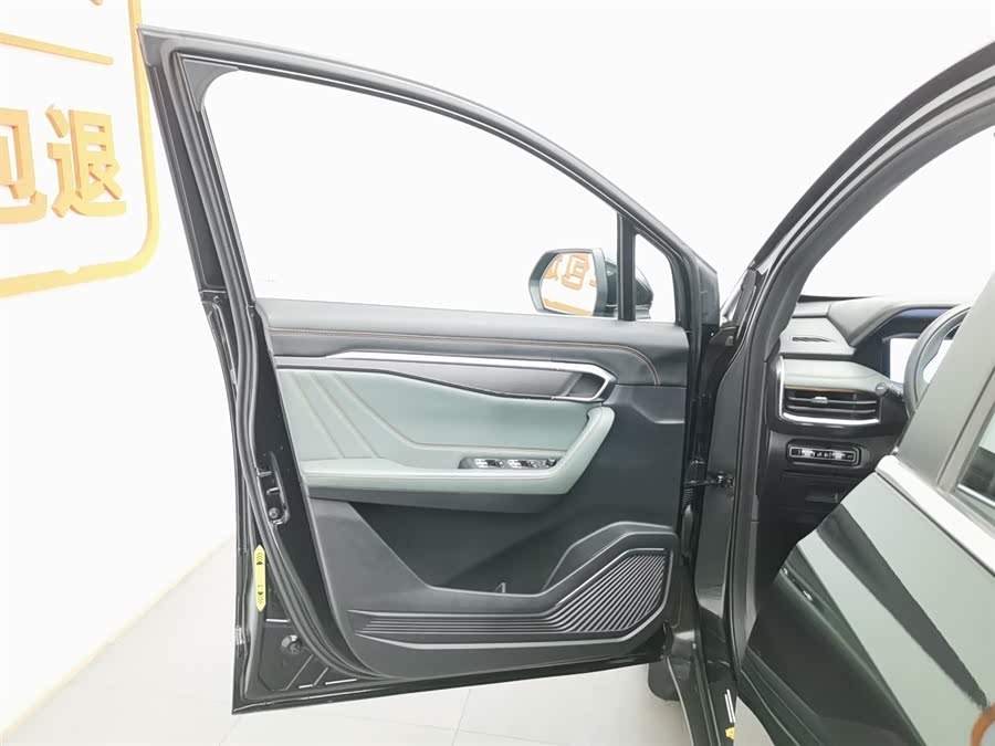 GEELY Okavango L 2024 car image #9