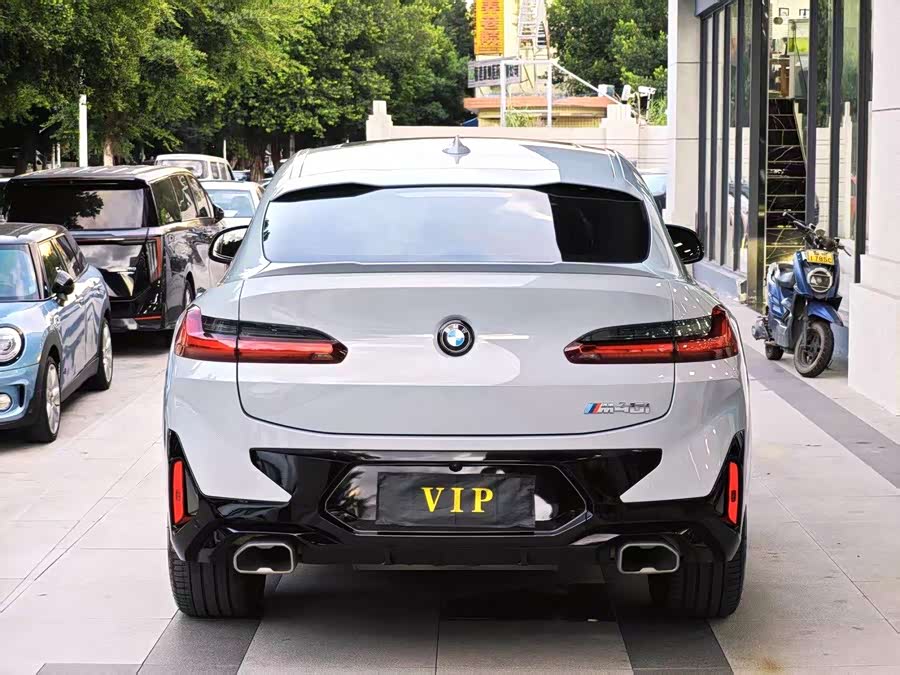 BMW X4 M40i 2024 #9 BMW X4 M40i 2024 car image #9