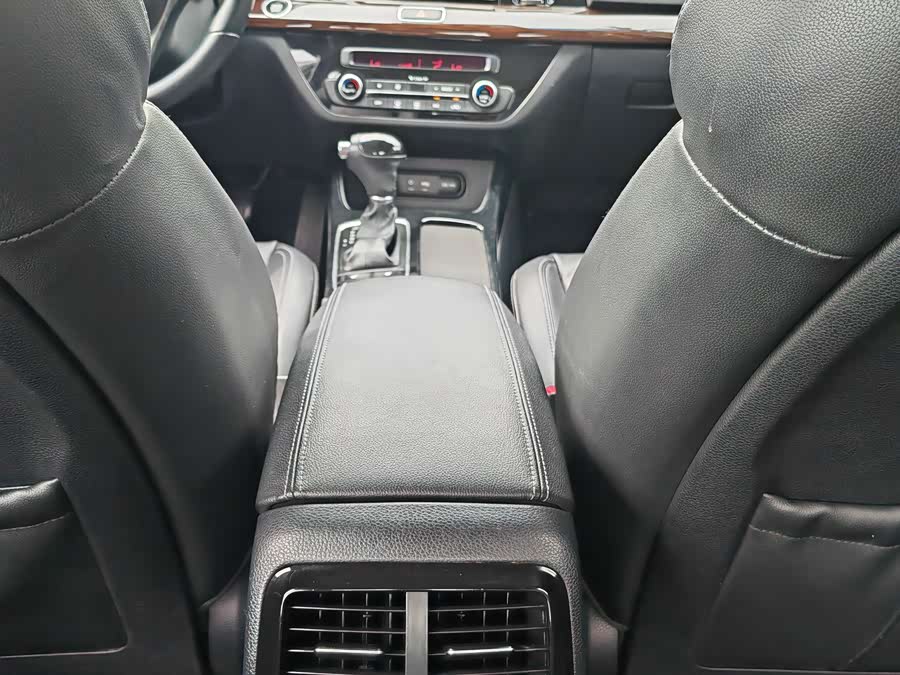 起亚 起亚K4 2015 汽车图片 #9