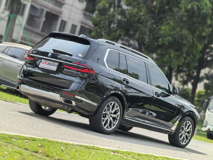 BMW X7 2023 immagine di auto #9